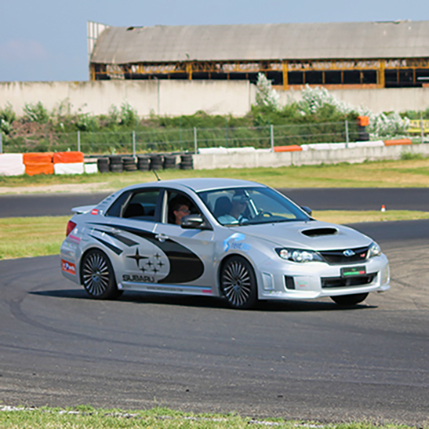 Un giro in pista con Subaru Impreza